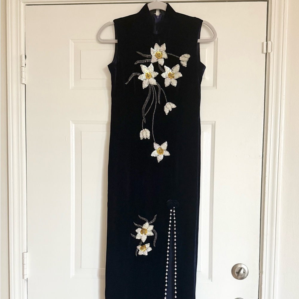 Elegant Velvet Floral Maxi Dress